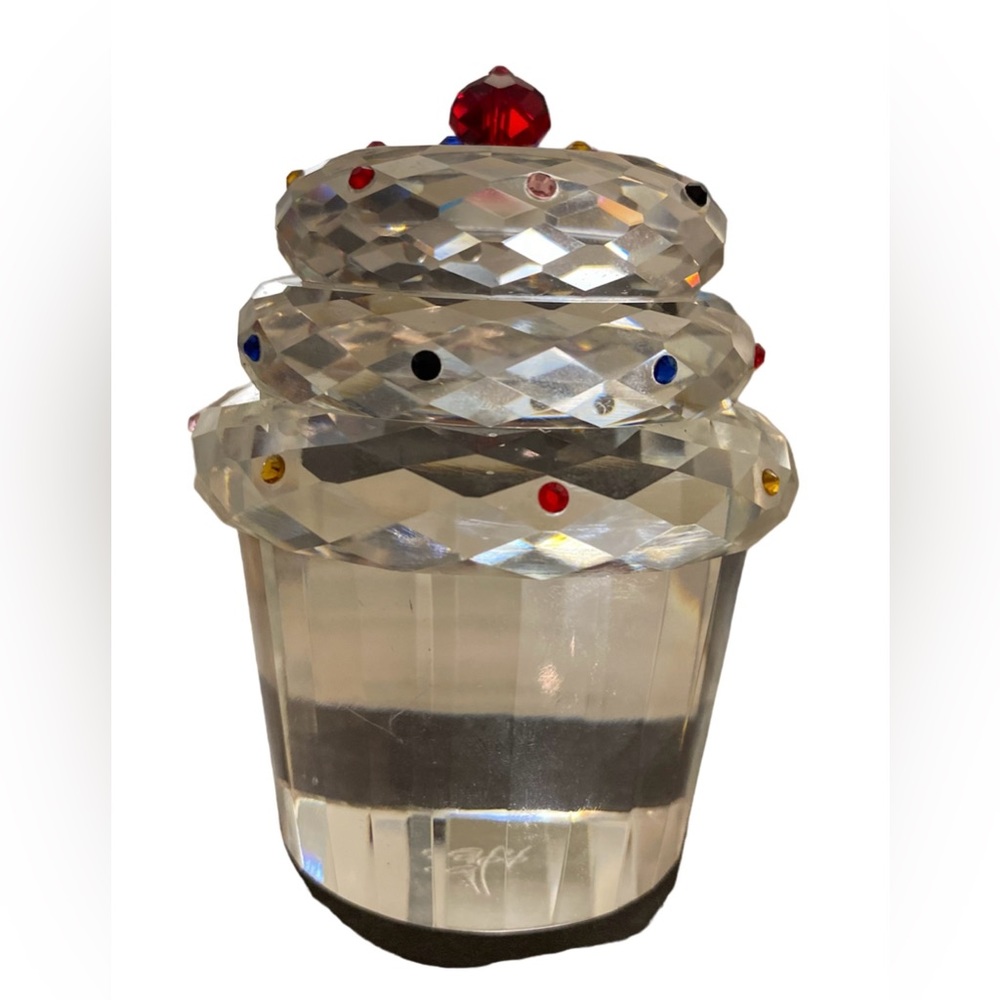 Oleg Cassini Crystal Cup cake, collectible and signed